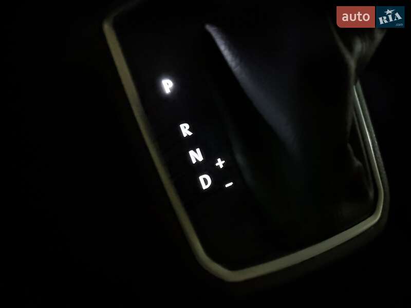 Минивэн Volkswagen Multivan 2022 в Киеве