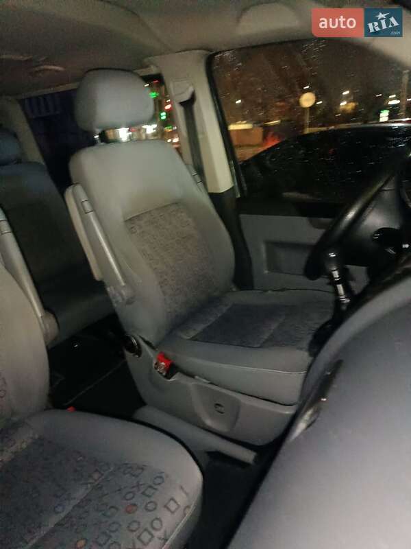 Минивэн Volkswagen Multivan 2008 в Ровно
