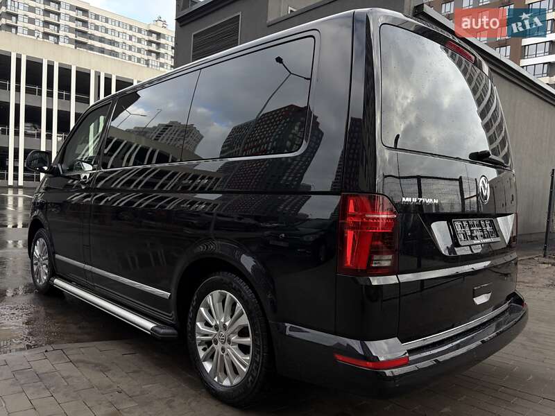 Минивэн Volkswagen Multivan 2022 в Киеве