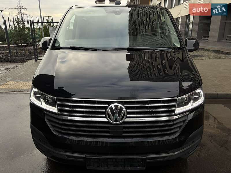 Минивэн Volkswagen Multivan 2022 в Киеве