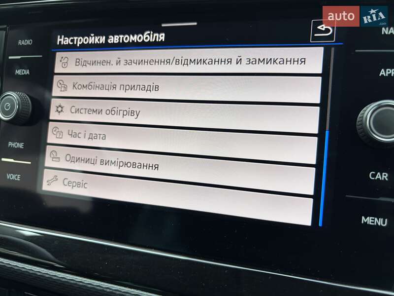 Минивэн Volkswagen Multivan 2022 в Киеве