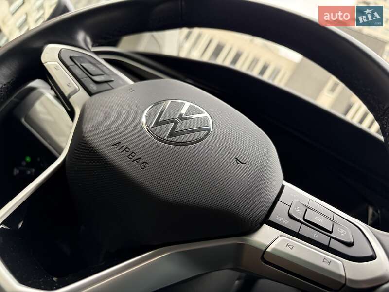 Минивэн Volkswagen Multivan 2022 в Киеве