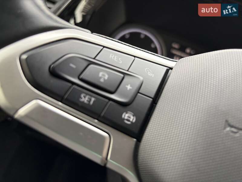 Минивэн Volkswagen Multivan 2022 в Киеве