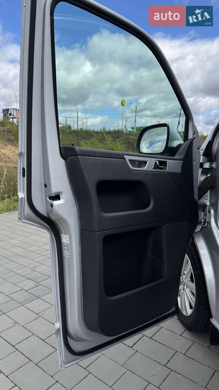 Минивэн Volkswagen Multivan 2015 в Хмельницком