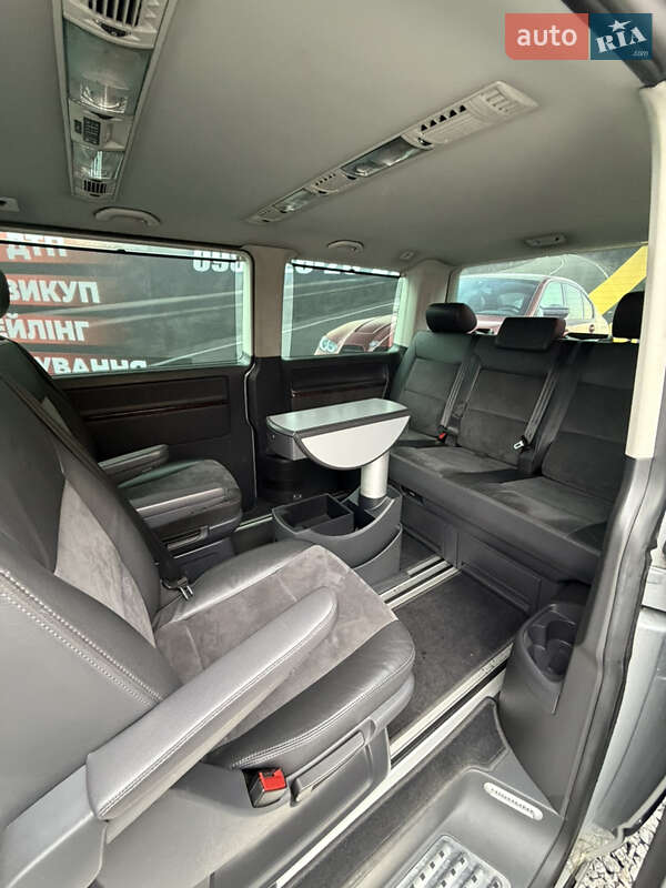 Минивэн Volkswagen Multivan 2011 в Стрые