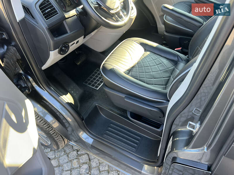 Минивэн Volkswagen Multivan 2018 в Черновцах