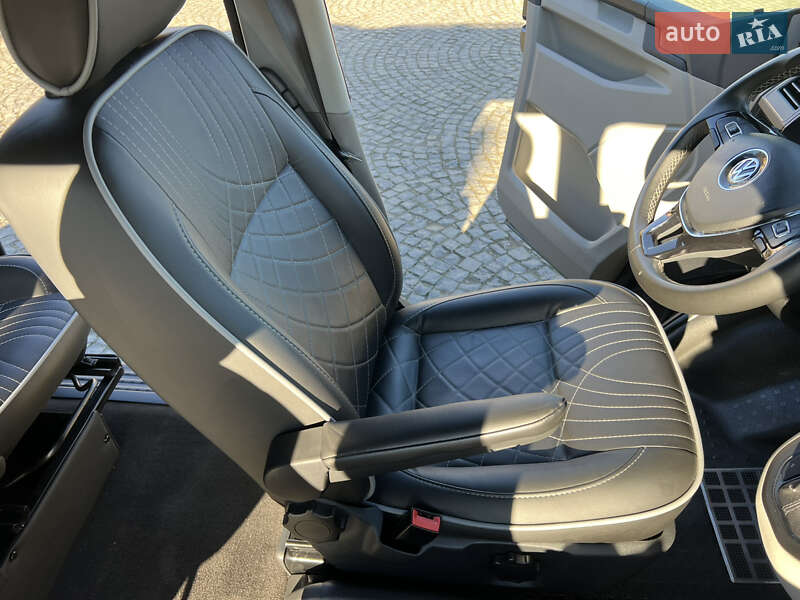 Минивэн Volkswagen Multivan 2018 в Черновцах