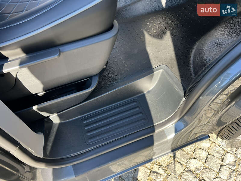 Минивэн Volkswagen Multivan 2018 в Черновцах