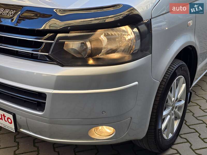 Минивэн Volkswagen Multivan 2013 в Хмельницком