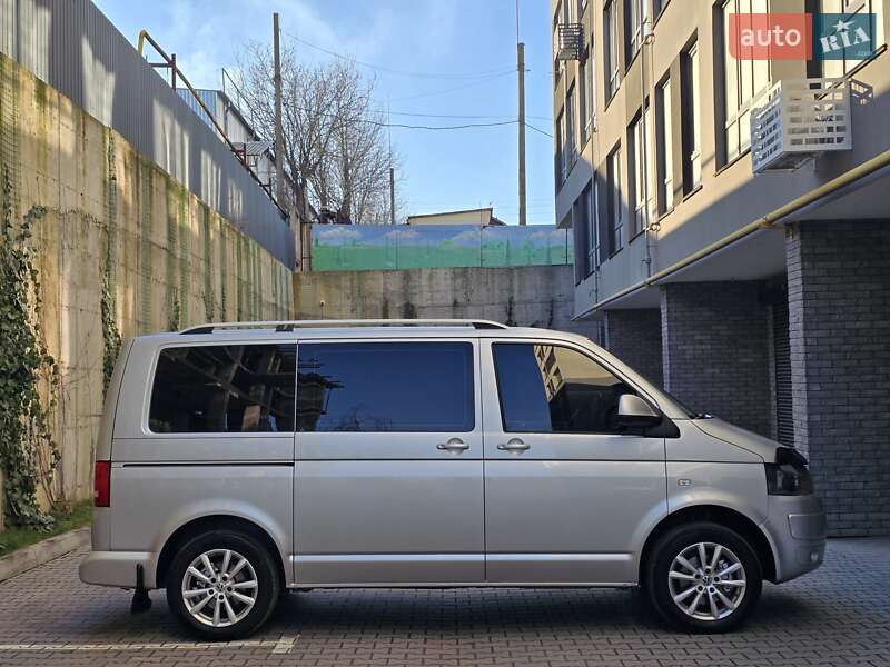 Минивэн Volkswagen Multivan 2013 в Хмельницком