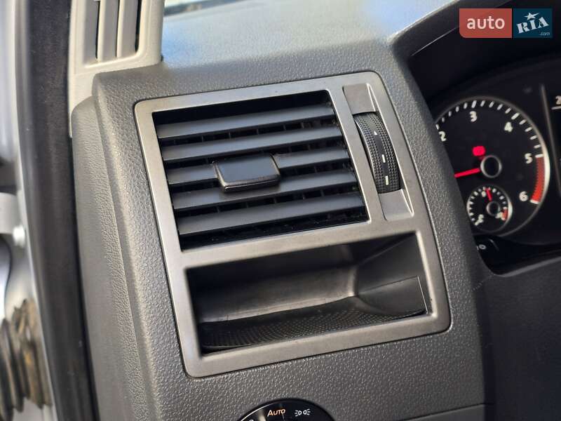 Минивэн Volkswagen Multivan 2013 в Хмельницком