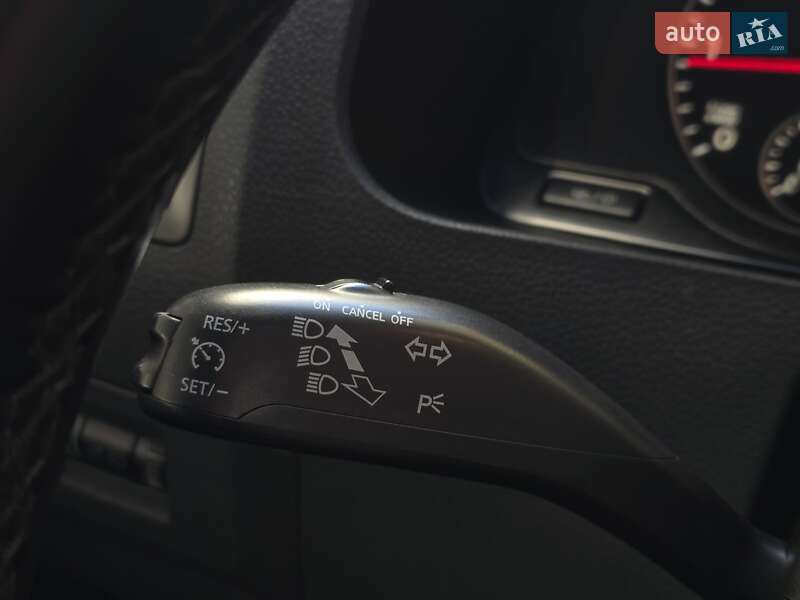 Минивэн Volkswagen Multivan 2013 в Хмельницком