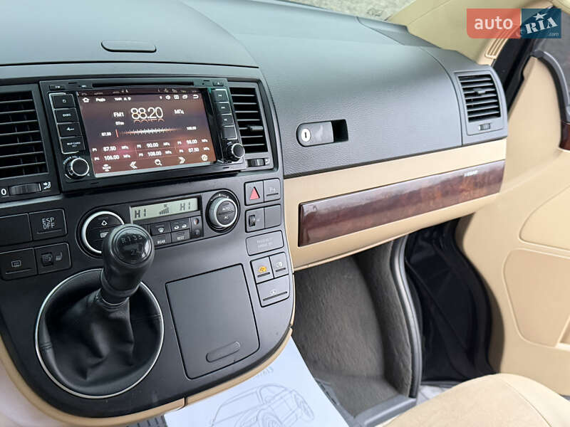 Минивэн Volkswagen Multivan 2009 в Берегово