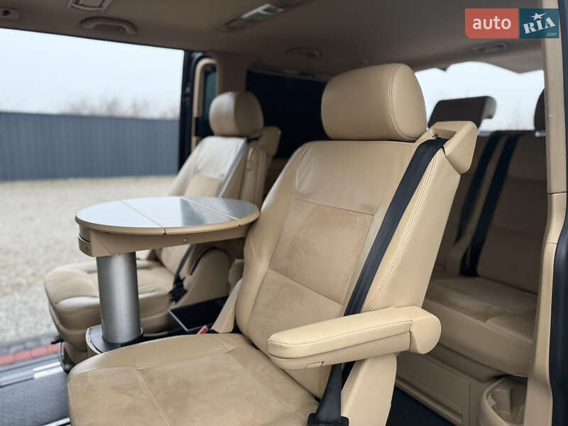 Минивэн Volkswagen Multivan 2009 в Берегово