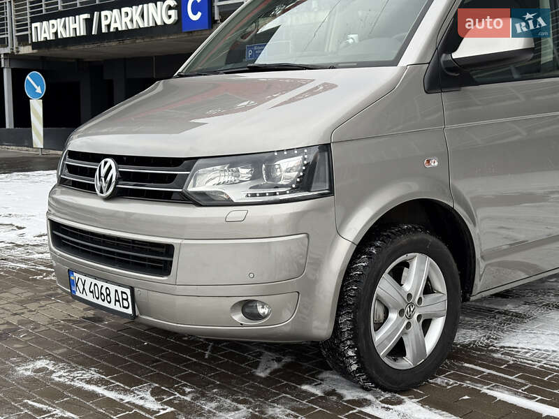 Минивэн Volkswagen Multivan 2015 в Киеве