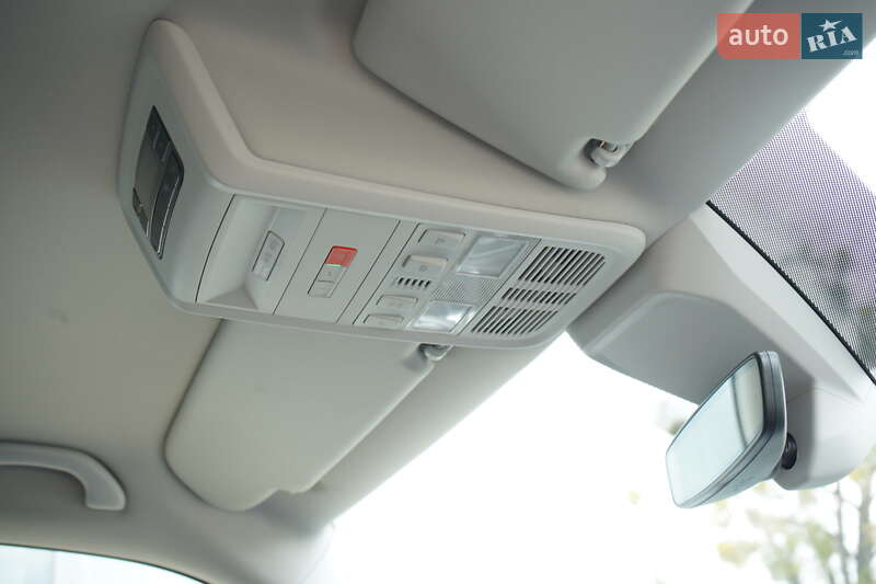 Мінівен Volkswagen Multivan 2020 в Житомирі