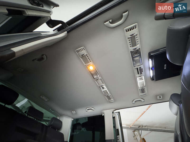 Мінівен Volkswagen Multivan 2011 в Києві