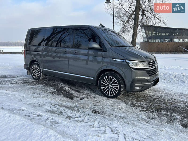 Минивэн Volkswagen Multivan 2020 в Киеве