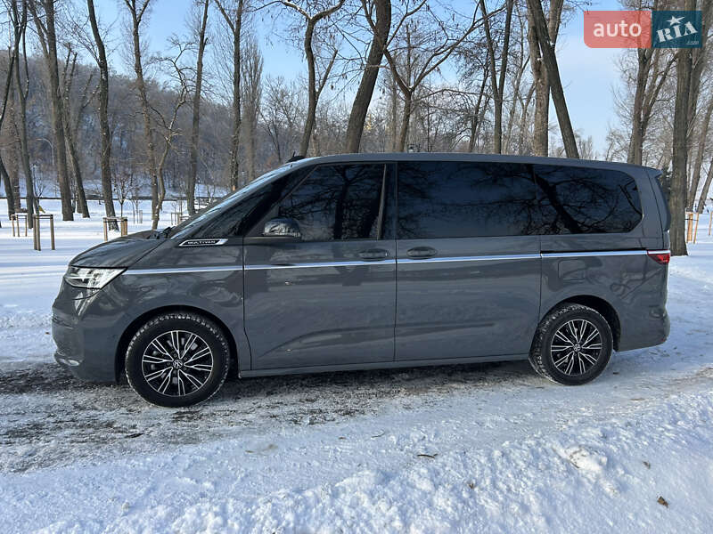 Минивэн Volkswagen Multivan 2023 в Киеве
