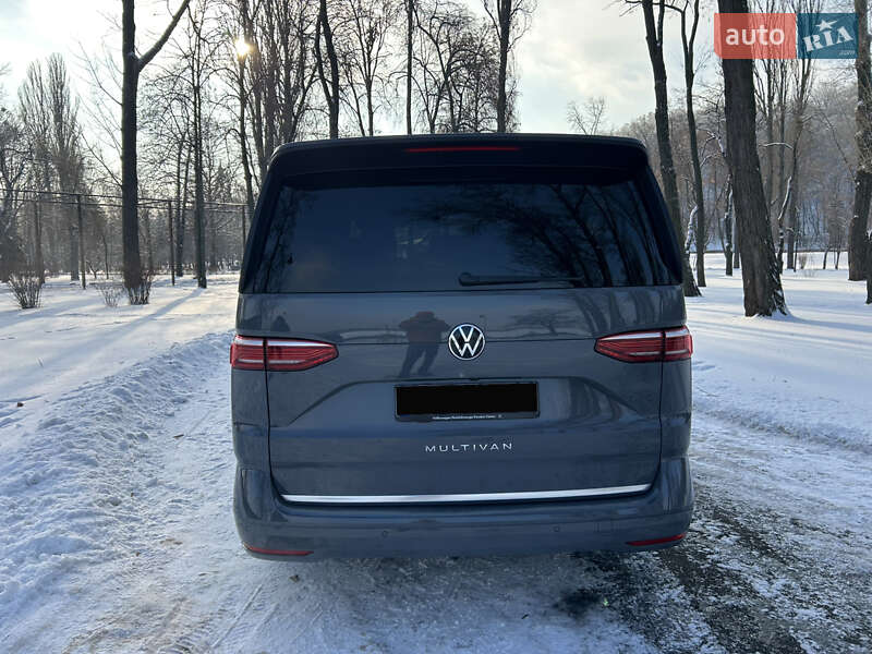 Минивэн Volkswagen Multivan 2023 в Киеве