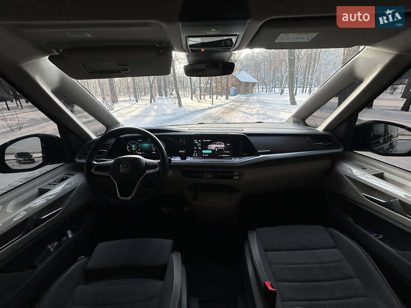 Минивэн Volkswagen Multivan 2023 в Киеве