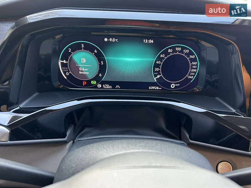 Минивэн Volkswagen Multivan 2023 в Киеве