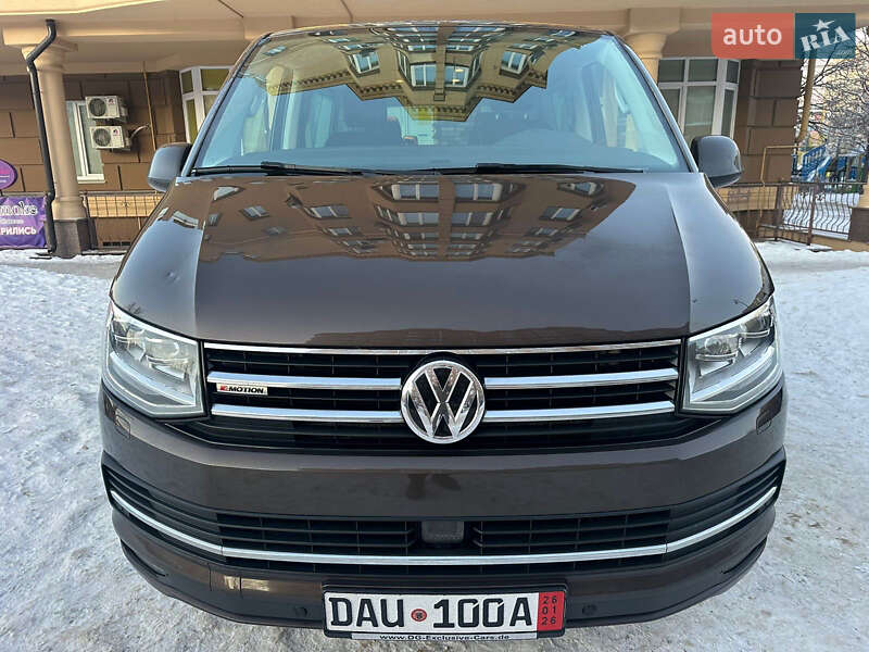 Минивэн Volkswagen Multivan 2017 в Киеве