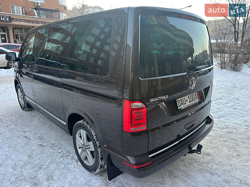 Минивэн Volkswagen Multivan 2017 в Киеве