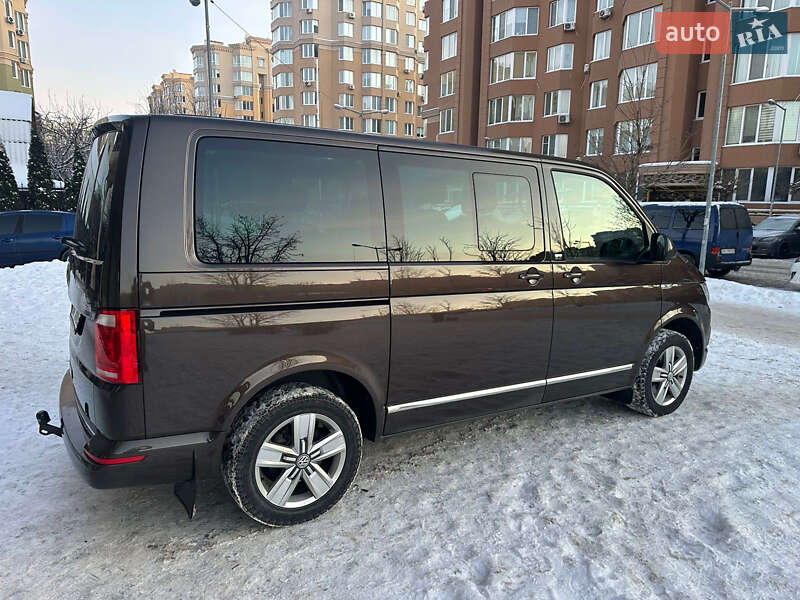 Минивэн Volkswagen Multivan 2017 в Киеве