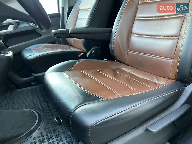 Минивэн Volkswagen Multivan 2020 в Киеве