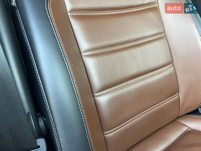 Минивэн Volkswagen Multivan 2020 в Киеве