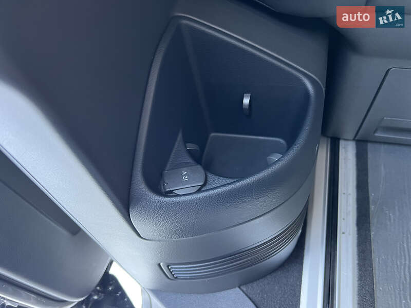 Минивэн Volkswagen Multivan 2020 в Киеве