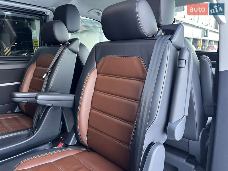 Минивэн Volkswagen Multivan 2020 в Киеве