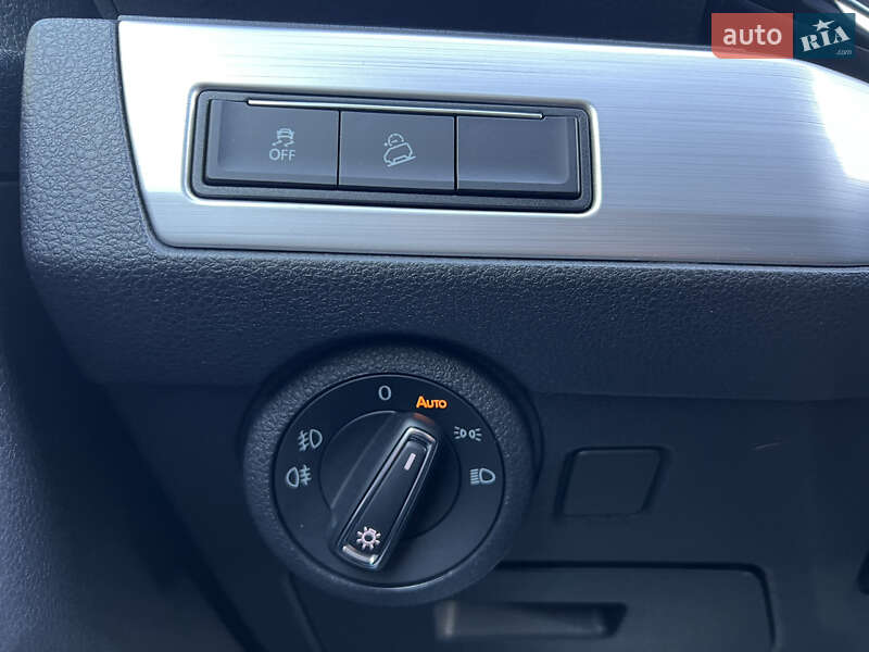 Минивэн Volkswagen Multivan 2020 в Киеве