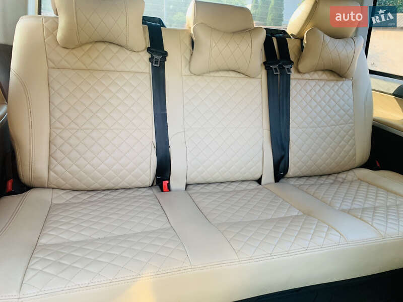 Минивэн Volkswagen Multivan 2016 в Киеве фото 22 Минивэн Volkswagen Multivan 2016 в Киеве