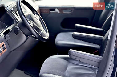 Минивэн Volkswagen Multivan 2011 в Киеве