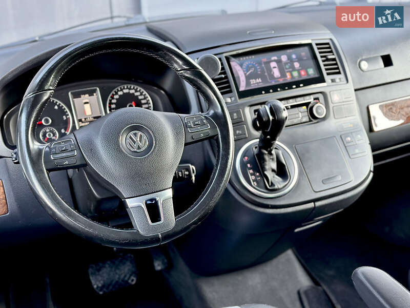 Минивэн Volkswagen Multivan 2011 в Киеве
