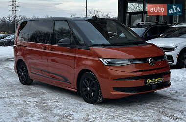 Мінівен Volkswagen Multivan 2022 в Чернівцях