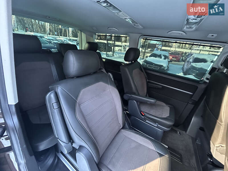 Минивэн Volkswagen Multivan 2017 в Виннице
