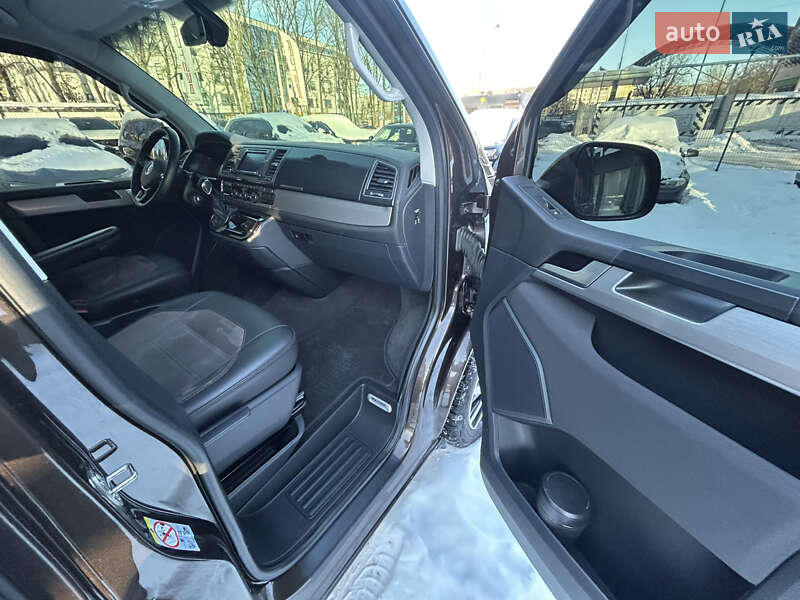 Минивэн Volkswagen Multivan 2017 в Виннице