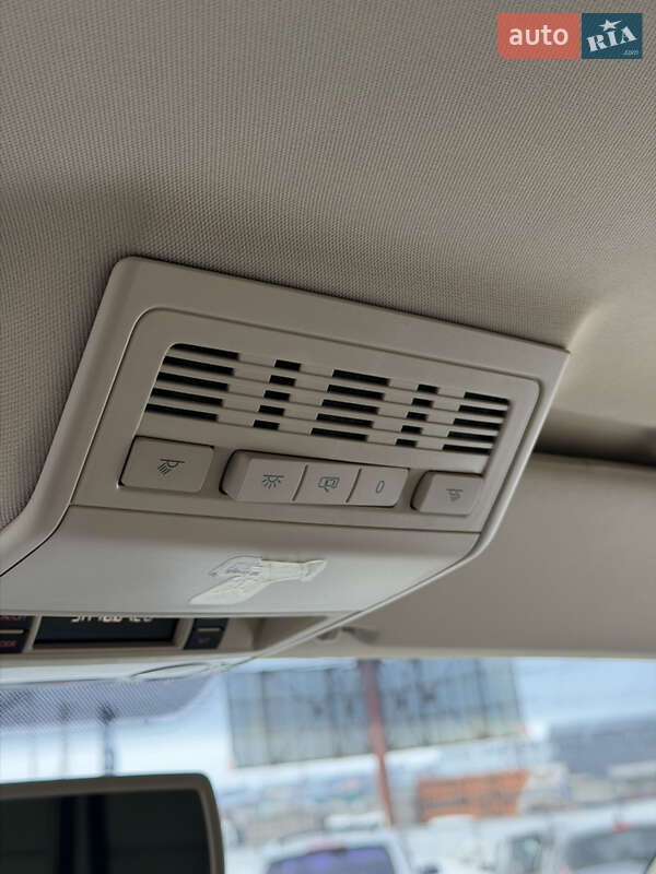 Минивэн Volkswagen Multivan 2014 в Киеве