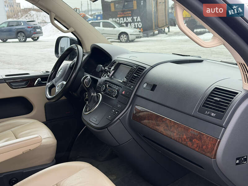 Минивэн Volkswagen Multivan 2014 в Киеве