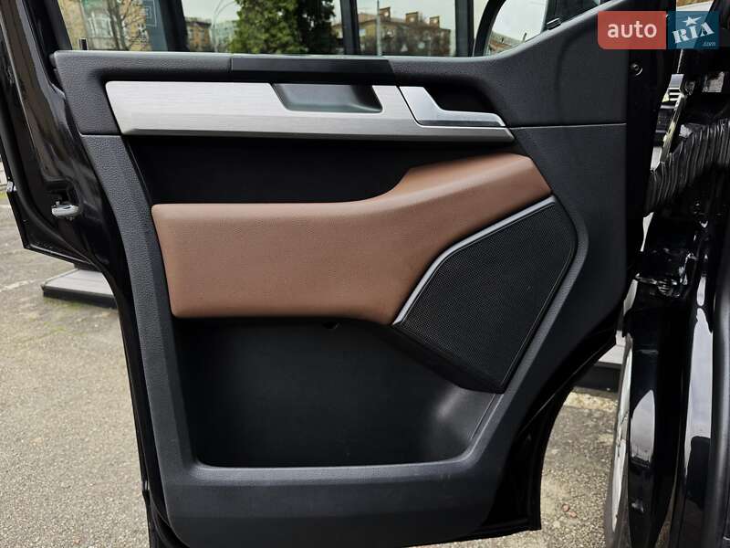 Минивэн Volkswagen Multivan 2018 в Киеве