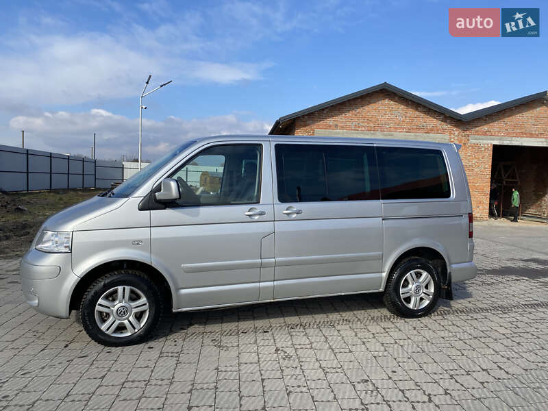 Минивэн Volkswagen Multivan 2006 в Львове