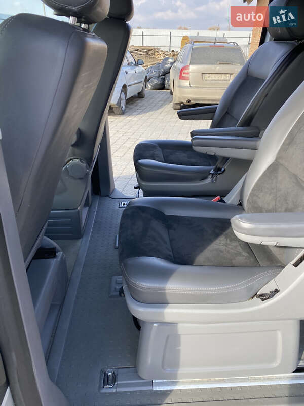 Минивэн Volkswagen Multivan 2006 в Львове