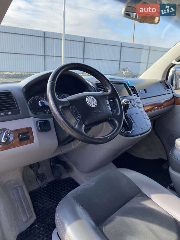 Минивэн Volkswagen Multivan 2006 в Львове