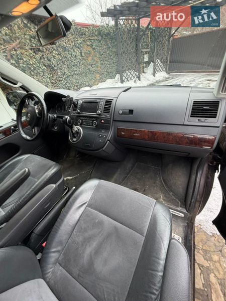 Мінівен Volkswagen Multivan 2015 в Києві