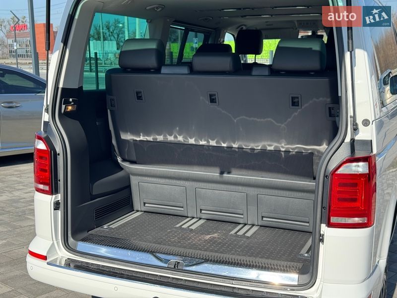Минивэн Volkswagen Multivan 2017 в Ровно