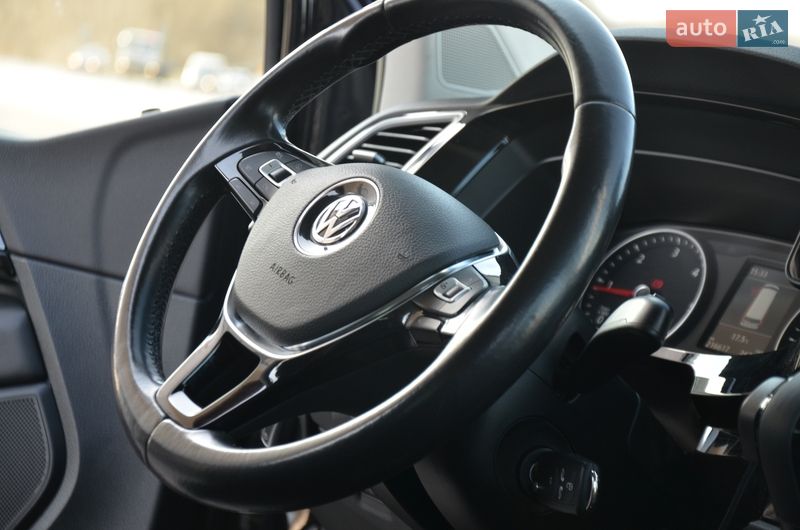 Мінівен Volkswagen Multivan 2016 в Дрогобичі