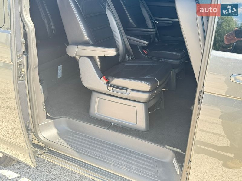 Минивэн Volkswagen Multivan 2016 в Киеве